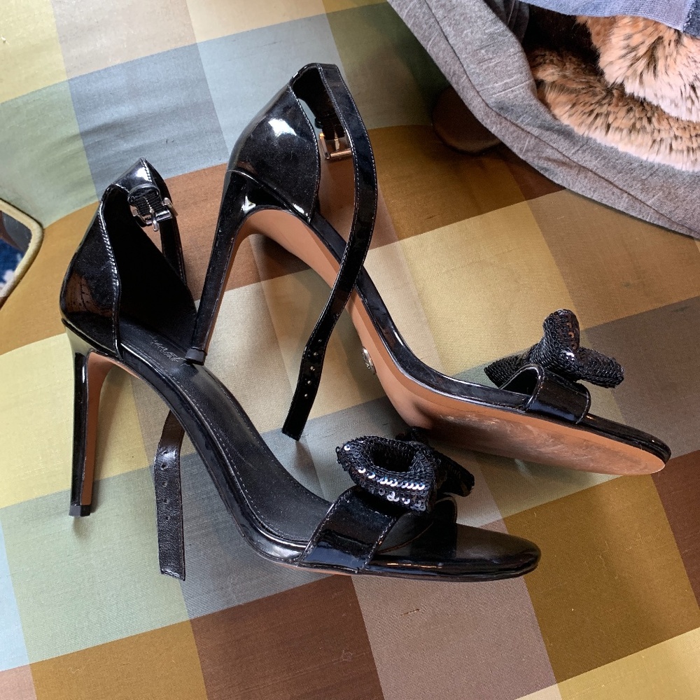 Michael Joe’s sequin bow‎ stilettos. Worn about 6 x - Picture 2 of 4